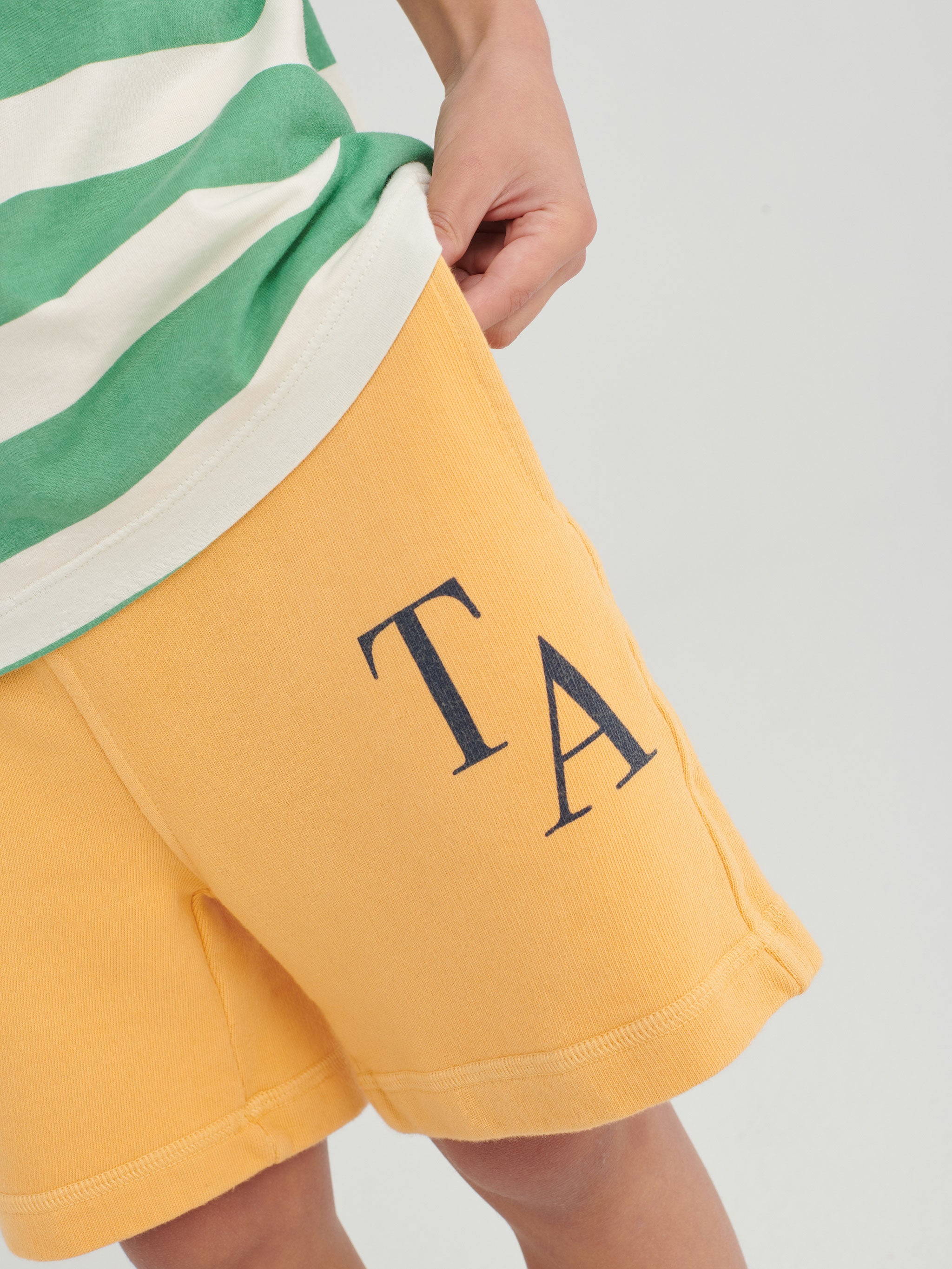 True Artist - Sweatshorts - Abricot Cream